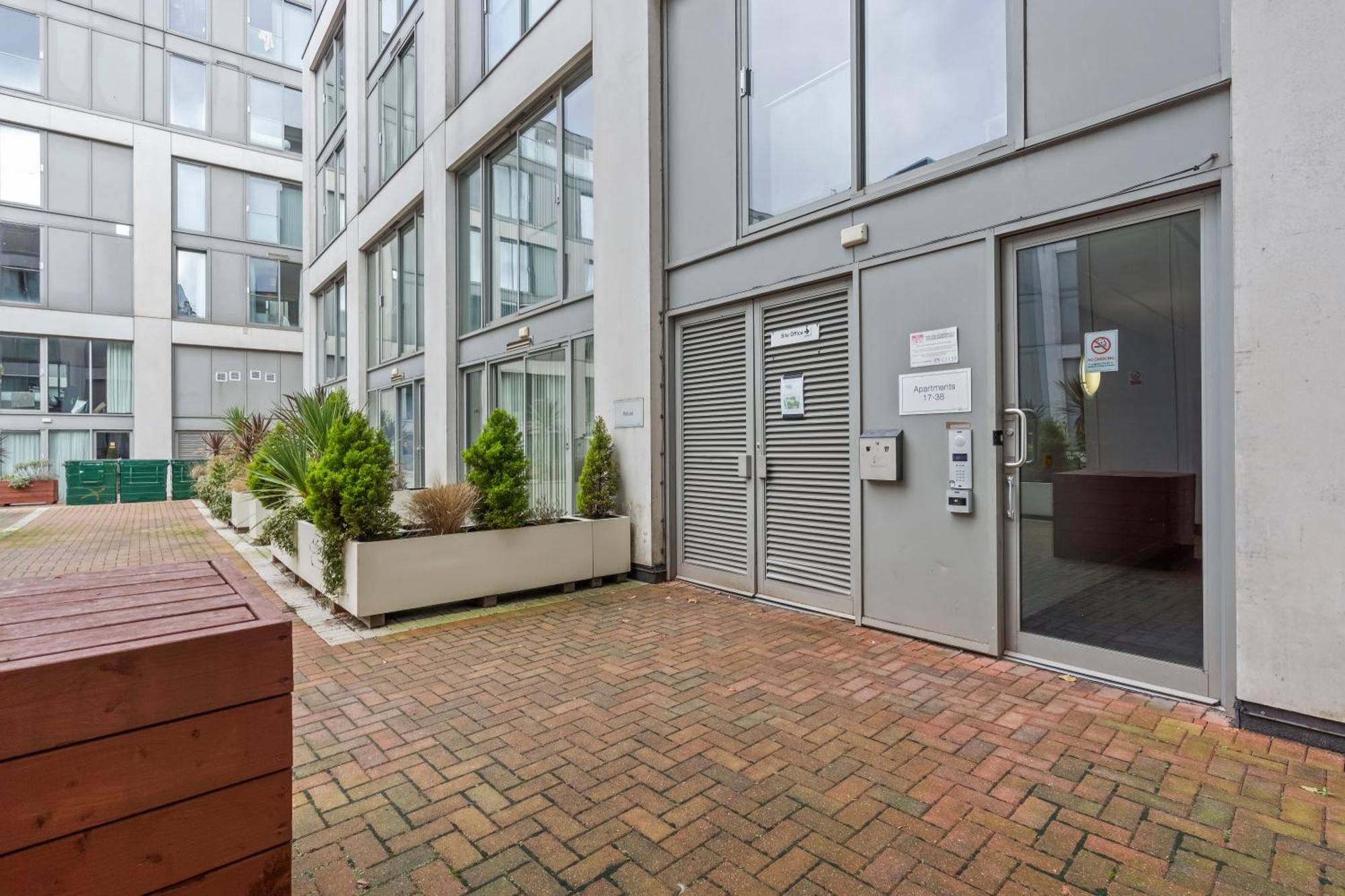 Heart Of City Centre Luxury Apartment With Secure Underground Parking Birmingham Exterior foto